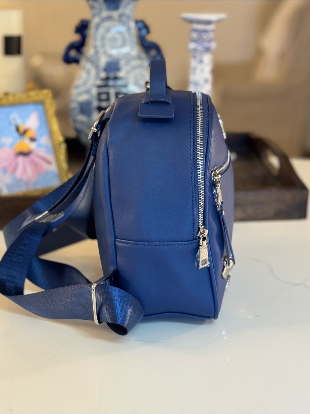 ππ©·NWT STEVE MADDEN EMBOSSED MINI BACKPACK DONE IN NAVY WITH SILVER HARDWARE! - Picture 4 of 11